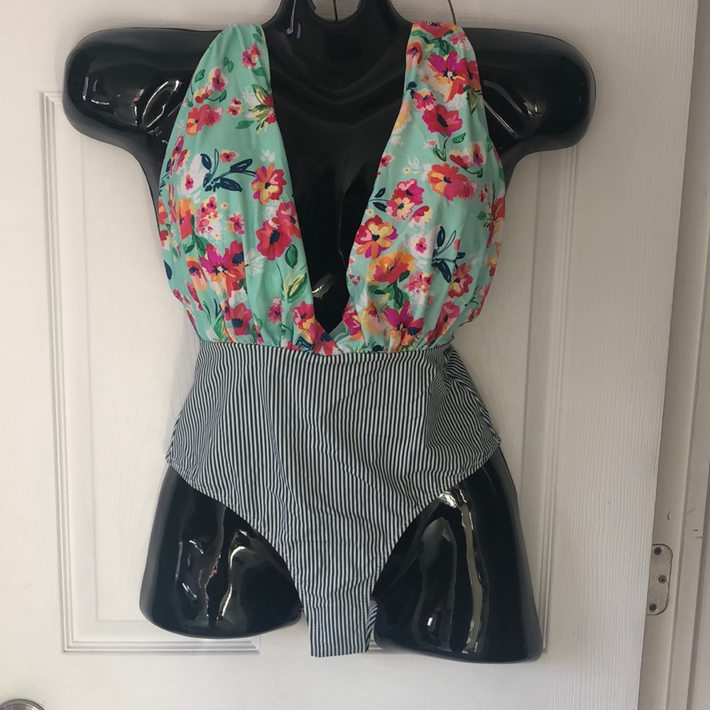 CUPSHE 1 piece Swim suit